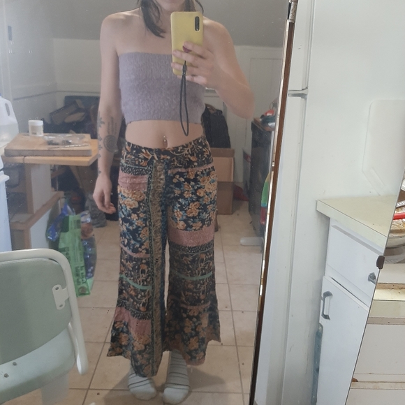 Patterned Flowy Pants - Picture 5 of 6